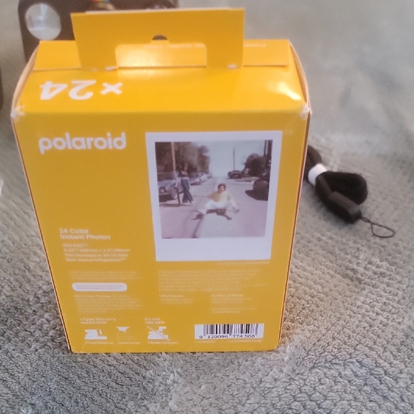 Polaroid Instant Camera - Black with Rainbow Accent - Picture 7 of 9